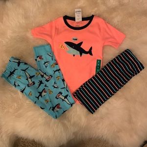 SZ 8  Boys Carter’s Shark Pajamas